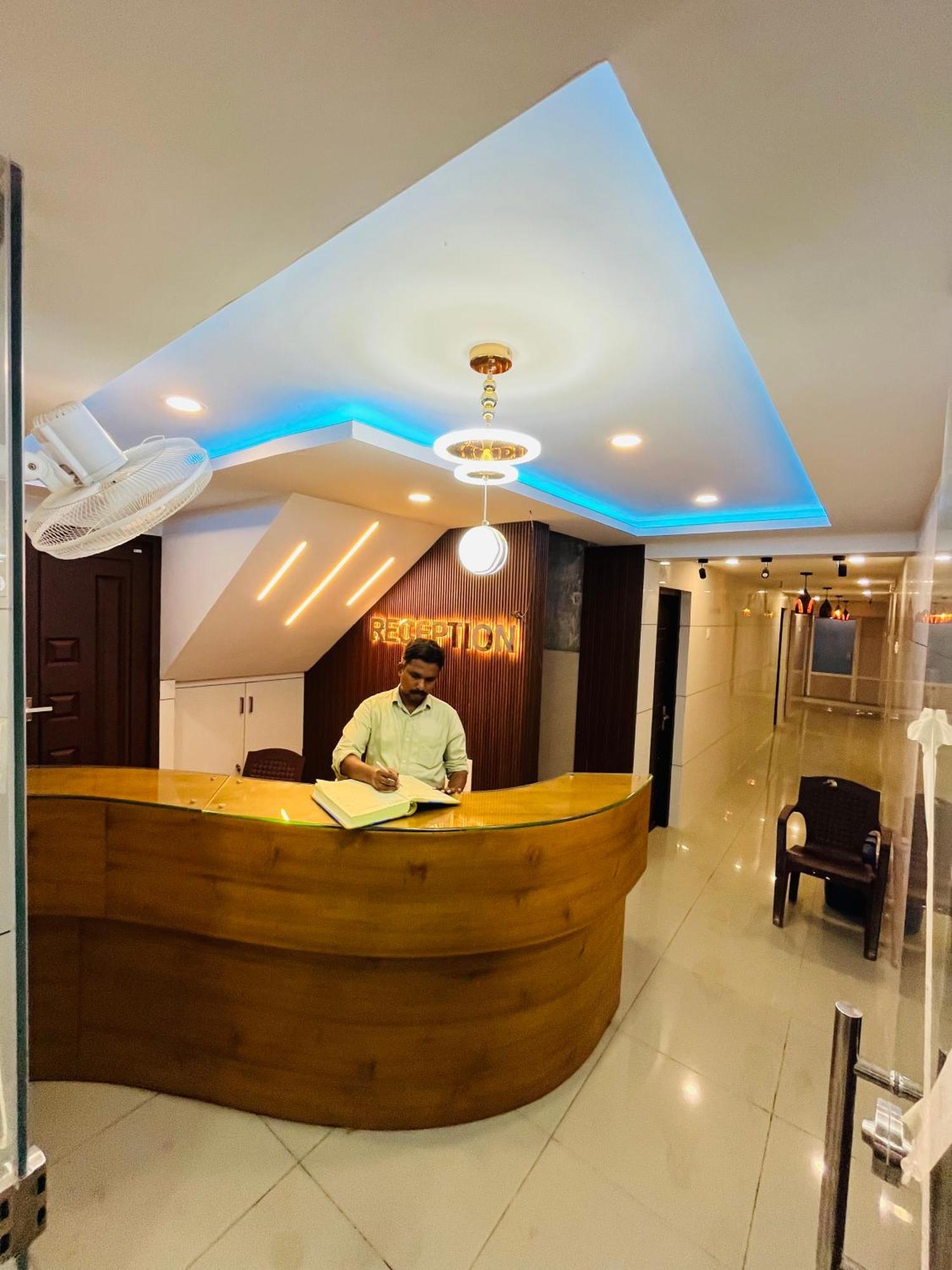 קוז'יקודה Priya Lodge מראה חיצוני תמונה