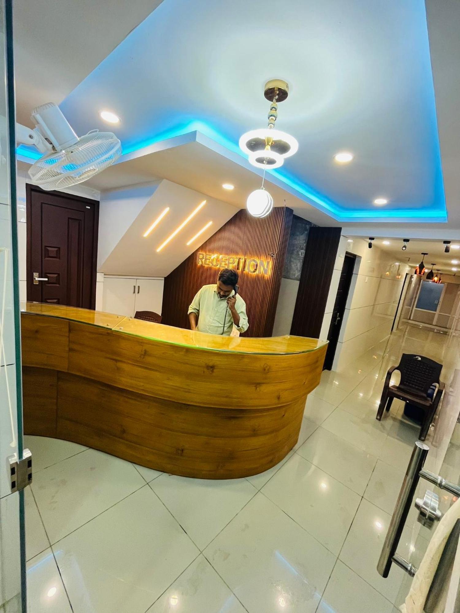 קוז'יקודה Priya Lodge מראה חיצוני תמונה